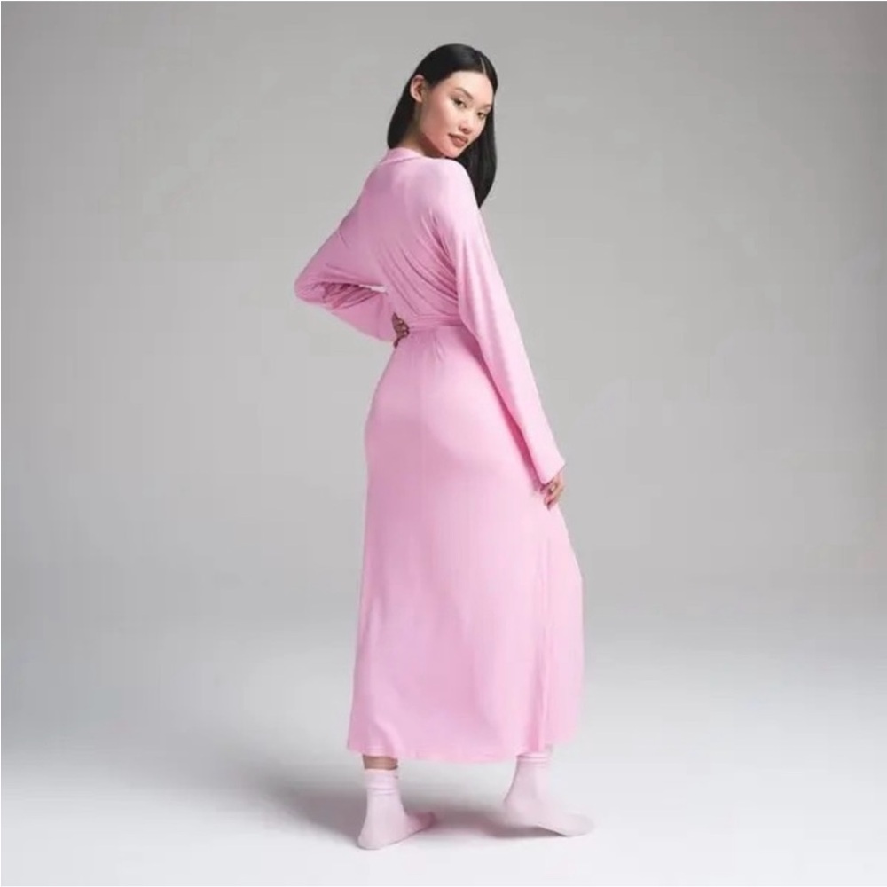SKIMS Pink Long Robe - Picture 2 of 6